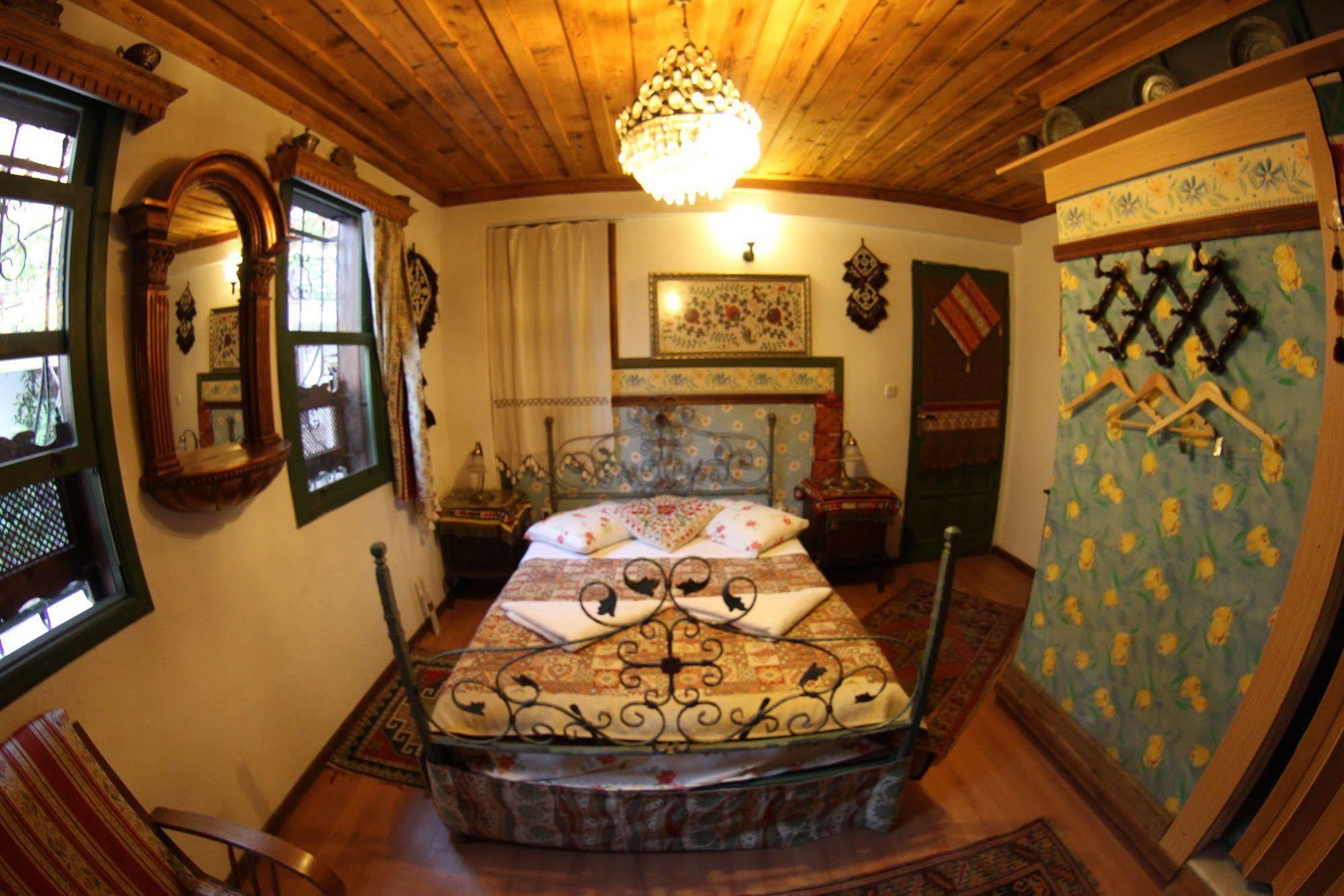 Homeros Pension & Guesthouse Selçuk Bagian luar foto